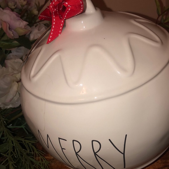 NEW LARGE 9" TALL CERAMIC RAE DUNN CHRISTMAS DECOR TABLETOP ORNAMENT "MERRY - Picture 4 of 4